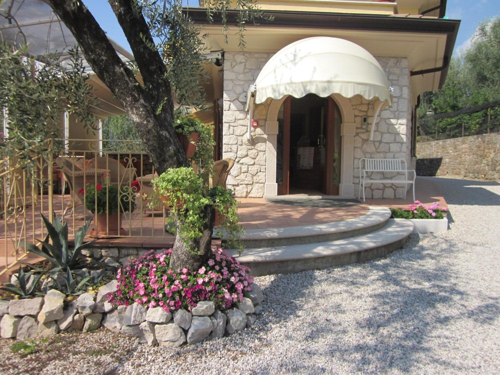 Residence Casa Maria Assenza di Brenzone Dış mekan fotoğraf